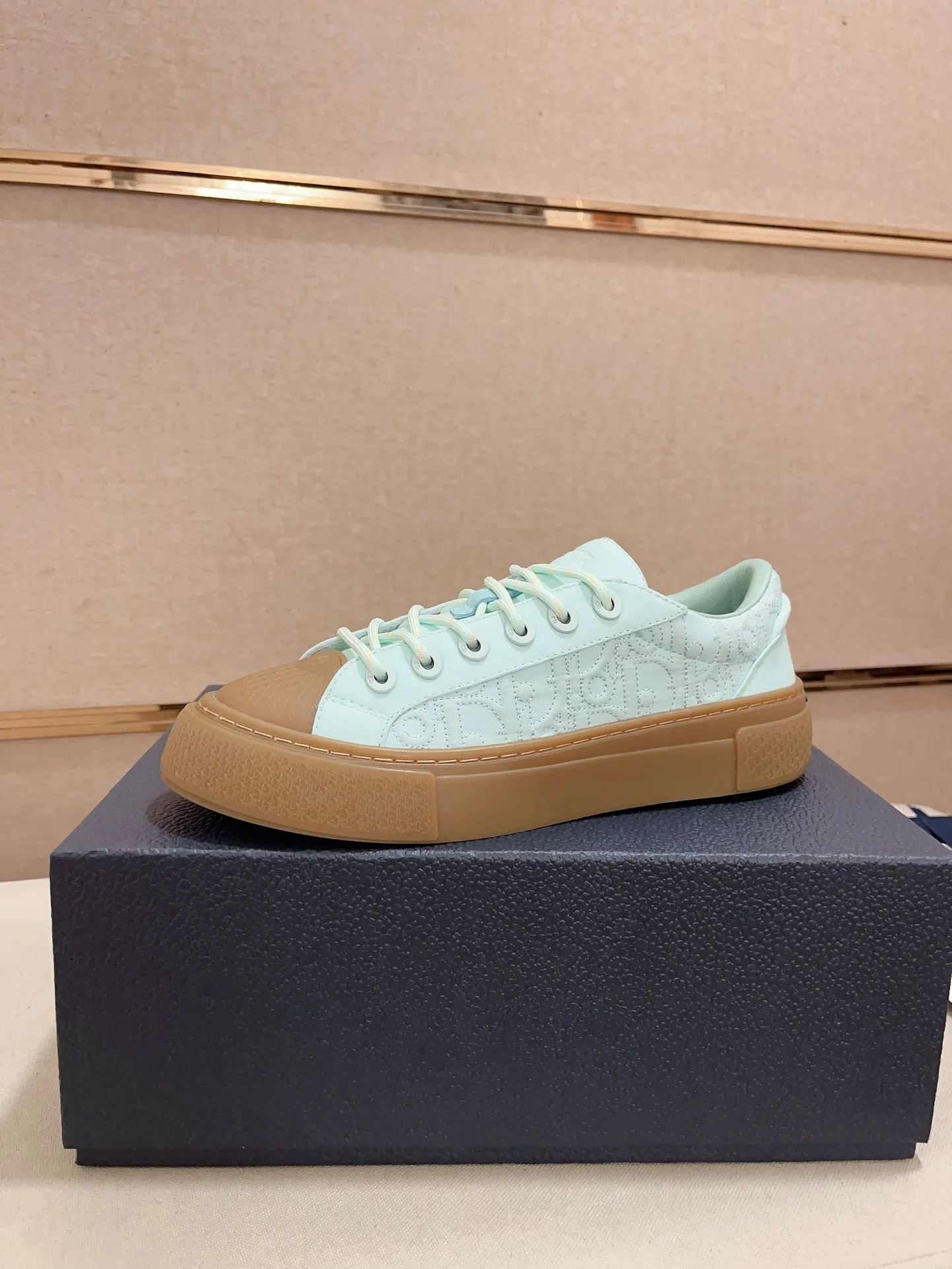 Men's shoes 💰: 680💰 [Dior·Dior] Top 🔍Couple model 💏🔍New casual sports style couple shoes, new four-season design, perfect workmanship, lace-up lazy style to create cabinet quality, upper: imported first-layer cowhide, sheepskin lining is soft and comfortable, ultra-light TPU wear-resistant outsole, simple, versatile fashion men's shoes, excellent color code number 35--44